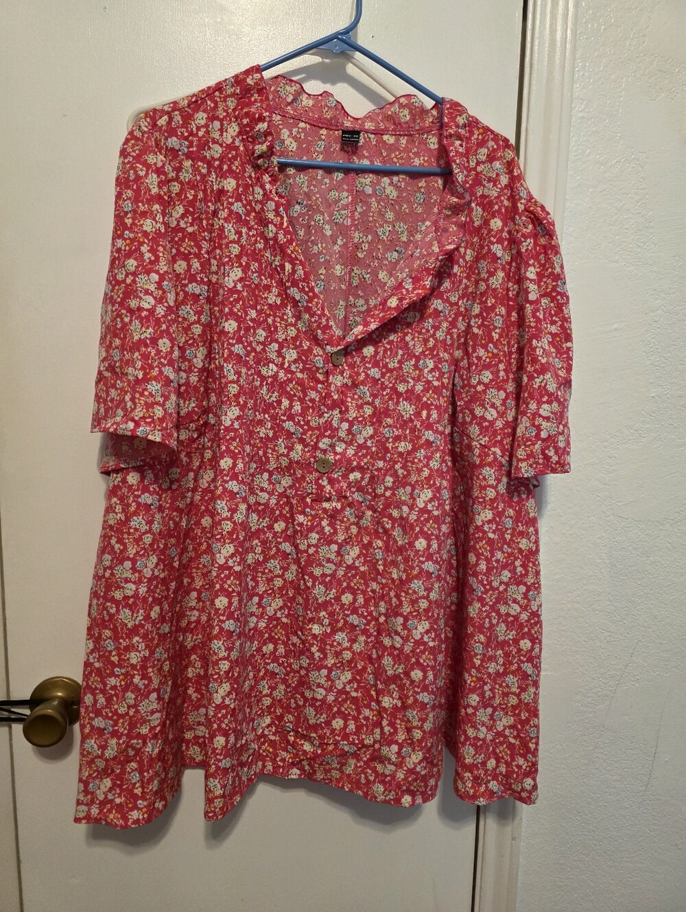 Women’s Pink Floral Button-Front Blouse